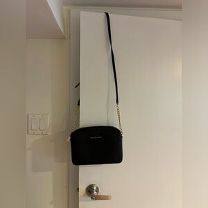 Micheal kors crossbody purse